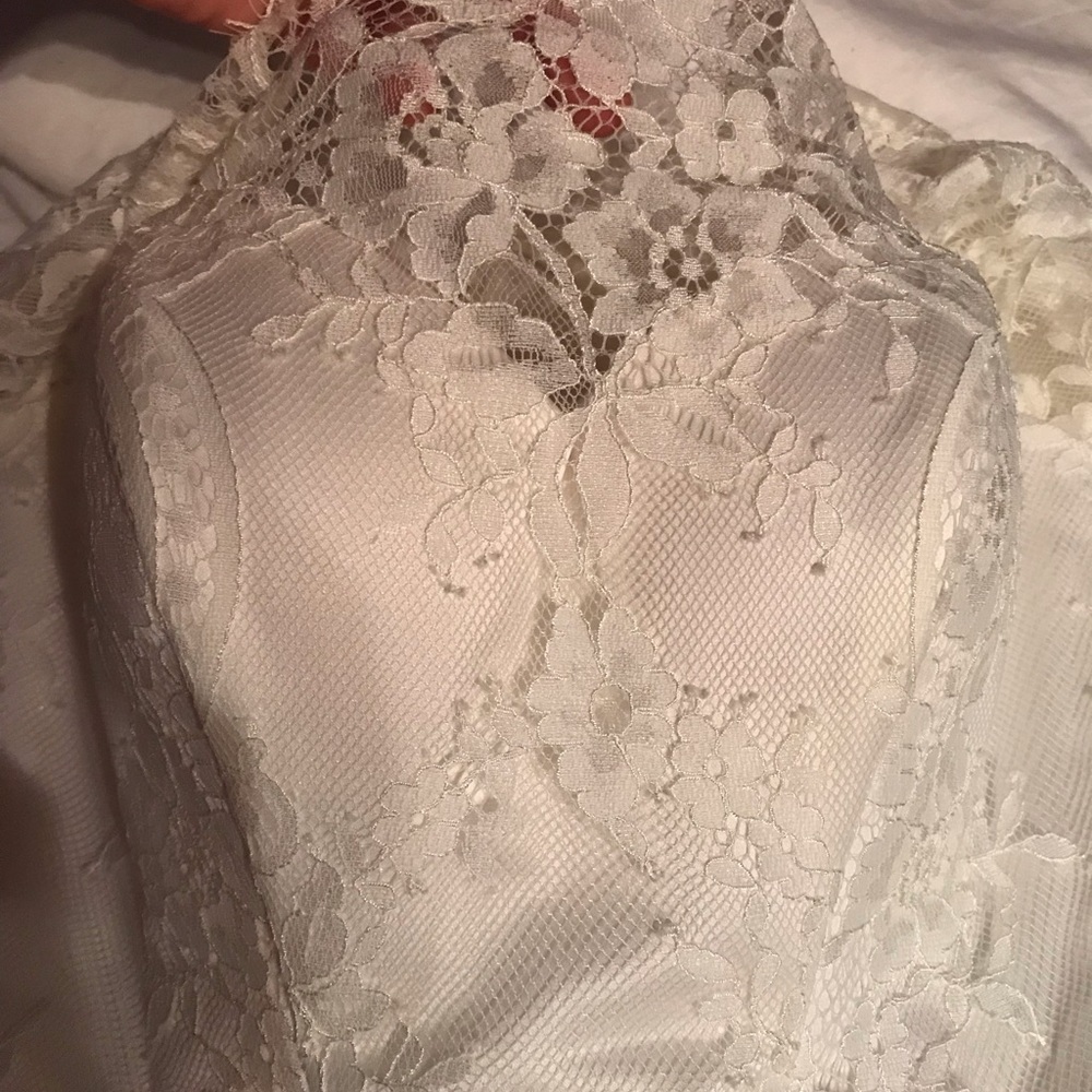 Beautiful Italian wedding dress - Picture 3 of 5